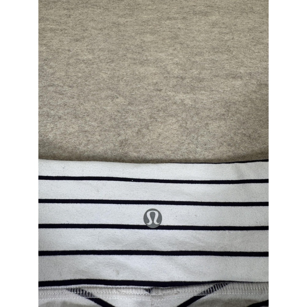 Lululemon Leggings Womens 4 White Striped Capri Yoga Athletic Stretch Gym - Picture 8 of 14